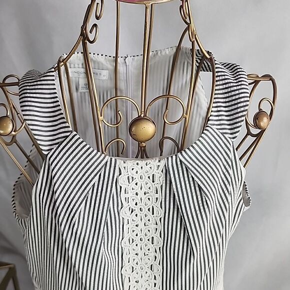 London Times Size 12 Seersucker & Lace Dress - Picture 3 of 7